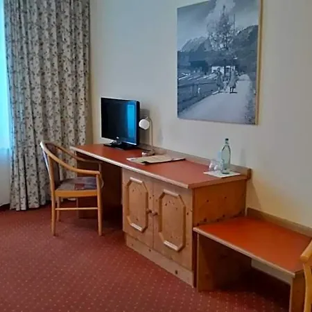 Braustueble Und Zur Post Szálloda