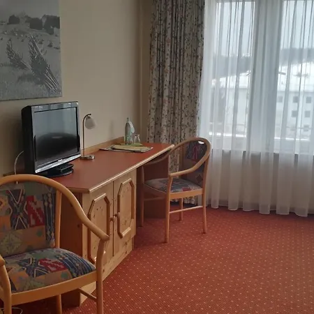 Braustueble Und Zur Post Hotel 3*